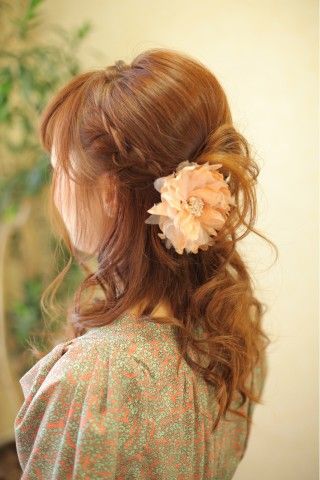結婚式お呼ばれヘア 髪型 ドレスに似合うオススメはこれ 自分らしい便利な暮らしを トラベルブック Travelbook