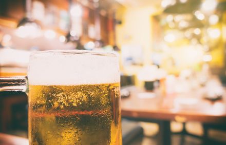 新宿の立ち飲み屋は出会いがたくさん よい相手を見つけよう トラブルブック