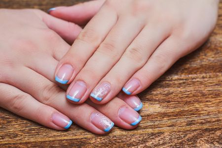 夏におすすめのシンプルネイル 爽やかおしゃれなデザインまとめ 自分らしい便利な暮らしを トラベルブック Travelbook