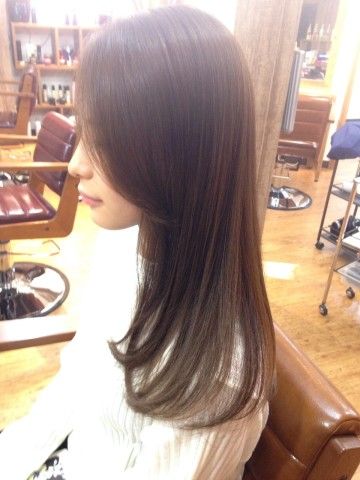 アッシュ系ブロンドで落ち着いたおしゃれな髪型に おすすめヘアスタイルまとめ おすすめ旅行を探すならトラベルブック女子旅