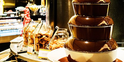 東京 人気スイーツビュッフェ ケーキバイキング18選 おしゃれな空間でおしゃれなスイーツを満喫 おすすめ旅行を探すならトラベルブック Travelbook