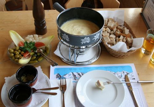 チーズだけではないんです スイスで食べたい郷土料理６選 おすすめ旅行を探すならトラベルブック Travelbook