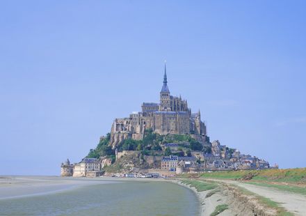 神秘的な世界遺産の島 モンサンミッシェル おすすめツアー6選 おすすめ旅行を探すならトラベルブック Travelbook 神秘的な世界遺産の島 モンサンミッシェル おすすめツアー6選 おすすめ旅行を探すならトラベルブック Travelbook