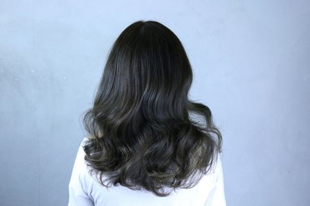 人気のヘアカラー アッシュ を徹底分析 おすすめカラー7種 トラブルブック