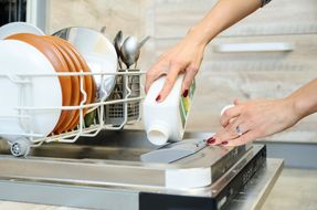 食洗機用洗剤タイプ別おすすめ10選 収納のアイデアもご紹介 自分らしい便利な暮らしを トラベルブック Travelbook 食洗機用洗剤タイプ別おすすめ10選 収納のアイデアもご紹介 自分らしい便利な暮らしを トラベルブック Travelbook