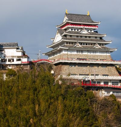 熱海城をめぐる旅 旅好き女子必見の錦ヶ浦にそびえ立つ城 おすすめ旅行を探すならトラベルブック女子旅