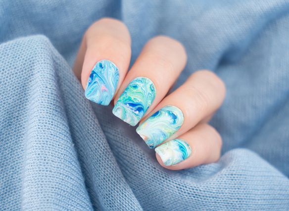 水色カラーのネイルおすすめ15選♡夏にも冬にも季節に合わせて