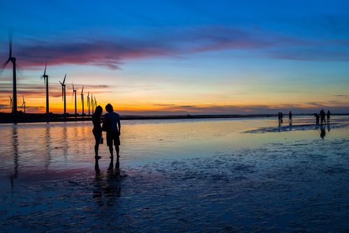 台湾 インスタ映えならここ 台湾のウユニ塩湖 高美湿地の見どころをご紹介 おすすめ旅行を探すならトラベルブック Travelbook