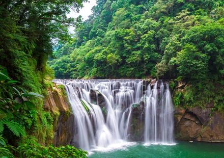 台湾 大迫力の光景 台湾のナイアガラと呼ばれる十分瀑布を紹介 おすすめ旅行を探すならトラベルブック Travelbook 台湾 大迫力の光景 台湾のナイアガラと呼ばれる十分瀑布を紹介 おすすめ旅行を探すならトラベルブック Travelbook