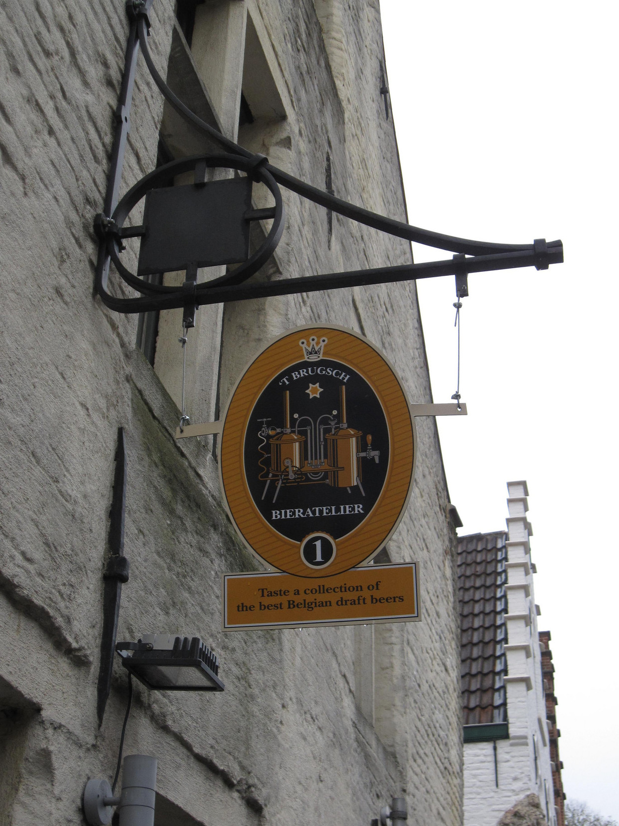 ブルージュ 世界遺産の街で最高のベルギービールを味わいたい オススメのビアカフェ５選 おすすめ旅行を探すならトラベルブック Travelbook