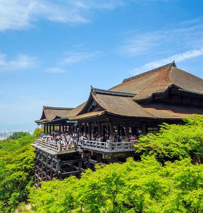 京都 清水寺の拝観時間は季節によって違う 春 夏 秋にはライトアップされた夜間特別拝観も おすすめ 旅行を探すならトラベルブック Travelbook 京都 清水寺の拝観時間は季節によって違う 春 夏 秋にはライトアップされた夜間特別拝観も おすすめ 旅行を探すならトラベルブック Travelbook