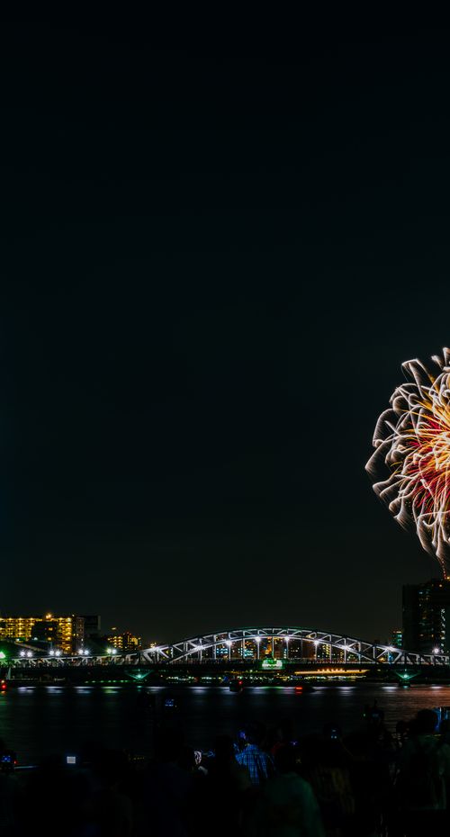 東京夏の一大イベント 隅田川花火大会 デートにもおすすめな穴場スポット13選を紹介 おすすめ旅行を探すならトラベルブック Travelbook 東京夏の一大イベント 隅田川花火大会 デートにもおすすめな穴場スポット13選を紹介 おすすめ旅行を探すならトラベルブック Travelbook