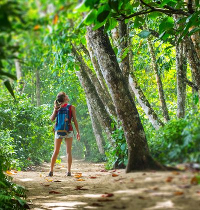 女性必見 高尾山に行く時の服装や あると便利なアイテムはこれ おすすめ旅行を探すならトラベルブック Travelbook 女性必見 高尾山に行く時の服装や あると便利なアイテムはこれ おすすめ旅行を探すならトラベルブック Travelbook