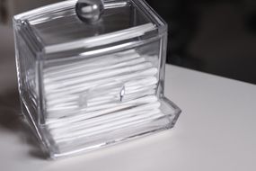 おしゃれに収納 綿棒ケースの人気15選 自分らしい便利な暮らしを トラベルブック Travelbook