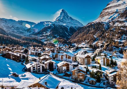 スイスで英語は通じる 公用語は 挨拶や会話で使える言葉を紹介 おすすめ旅行を探すならトラベルブック Travelbook スイスで英語は通じる 公用語は 挨拶や会話で使える言葉を紹介 おすすめ旅行を探すならトラベルブック Travelbook
