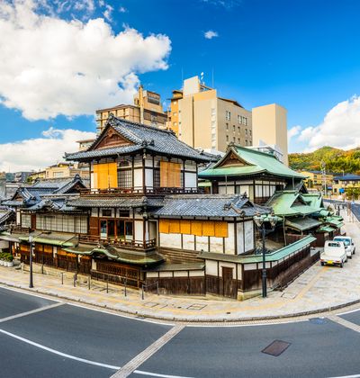 道後温泉の格安ホテル選 素泊まりにおすすめのお得な宿をご紹介 おすすめ旅行を探すならトラベルブック Travelbook 道後温泉の格安ホテル選 素泊まりにおすすめのお得な宿をご紹介 おすすめ旅行を探すならトラベルブック Travelbook