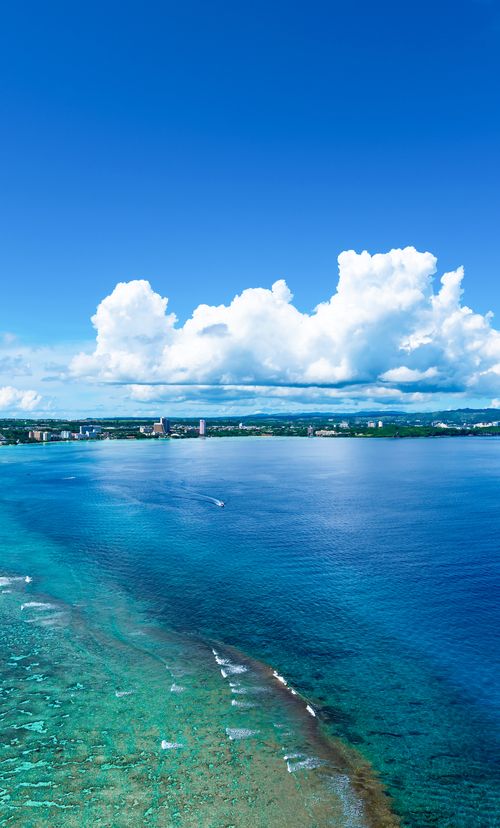 グアムで安いお土産を買うなら巨大スーパー Kマート へ 化粧品やおもちゃなど何でも揃う おすすめ旅行を探すならトラベルブック Travelbook