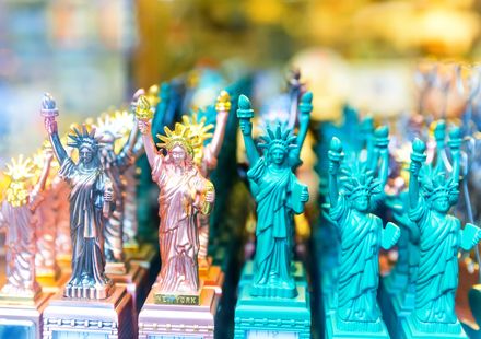 手軽に買えて喜ばれるアメリカのお土産13選 絶対に購入しておきたい商品とは おすすめ旅行を探すならトラベルブック Travelbook 手軽に買えて喜ばれるアメリカのお土産13選 絶対に購入しておきたい商品とは おすすめ旅行を探すならトラベルブック Travelbook