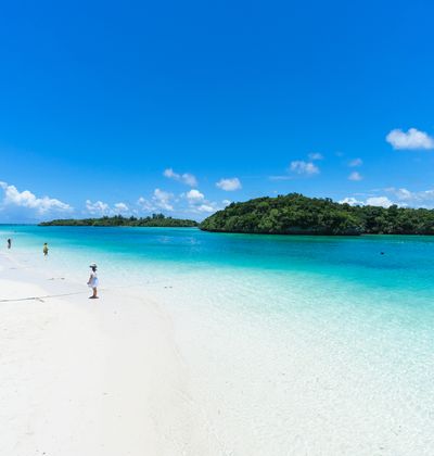 ミッションビーチ で沖縄の海を味わい尽くす その名の通りの非日常空間を満喫 おすすめ旅行を探すならトラベルブック Travelbook ミッションビーチ で沖縄の海を味わい尽くす その名の通りの非日常空間を満喫 おすすめ旅行を探すならトラベルブック Travelbook