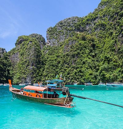 タイ 秘密の楽園 ピピ島のビーチで見る まるで別世界のような絶景 おすすめ旅行を探すならトラベルブック Travelbook タイ 秘密の楽園 ピピ島のビーチで見る まるで別世界のような絶景 おすすめ旅行を探すならトラベルブック Travelbook