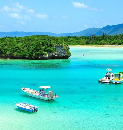 沖縄 石垣島の人気スポット 川平湾 かびらわん の楽しみ方と周辺のおすすめ施設 おすすめ旅行を探すならトラベルブック Travelbook 沖縄 石垣島の人気スポット 川平湾 かびらわん の楽しみ方と周辺のおすすめ施設 おすすめ旅行を探すならトラベルブック Travelbook