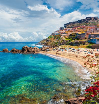 イタリア サルデーニャ島のおすすめ観光スポット9選 絶景のリゾート地を満喫しよう おすすめ旅行を探すならトラベルブック Travelbook イタリア サルデーニャ島のおすすめ観光スポット9選 絶景のリゾート地を満喫しよう おすすめ旅行を探すならトラベルブック Travelbook