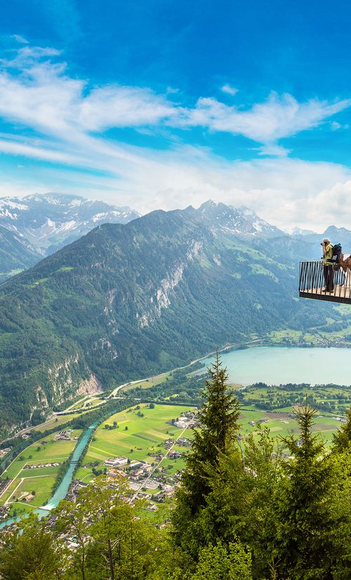 スイス インターラーケンでおすすめ観光スポット6選 雄大な大自然を感じよう おすすめ旅行を探すならトラベルブック Travelbook スイス インターラーケンでおすすめ観光スポット6選 雄大な大自然を感じよう おすすめ旅行を探すならトラベルブック Travelbook