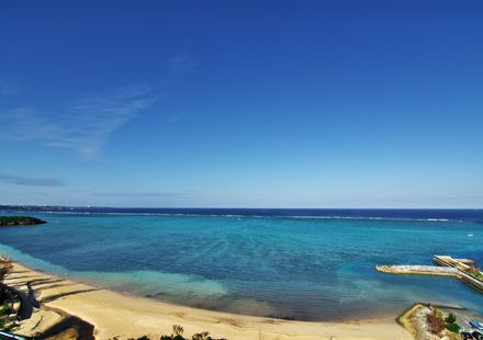 沖縄 冨着 ふちゃく ビーチは恩納村にある穴場の天然ビーチ 散歩や砂遊びにもおすすめ おすすめ旅行を探すならトラベルブック Travelbook 沖縄 冨着 ふちゃく ビーチは恩納村にある穴場の天然ビーチ 散歩や砂遊びにもおすすめ おすすめ旅行を探すならトラベルブック Travelbook