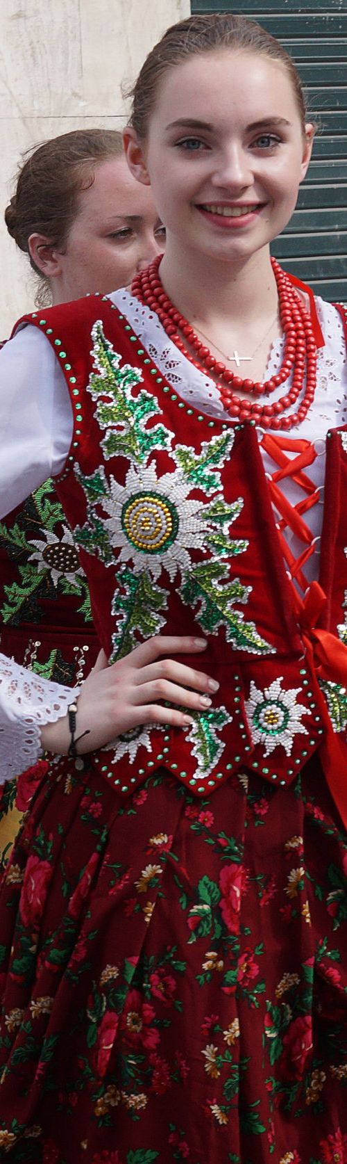 雑学 ウエディングにも使われる 美しき世界の民族衣装7選 おすすめ旅行を探すならトラベルブック Travelbook