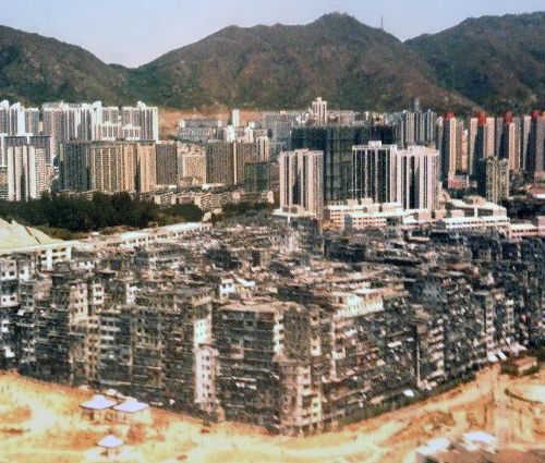 香港 今人気 かつてのスラム街 九龍城砦 とは 現在の治安と跡地も紹介 おすすめ旅行を探すならトラベルブック Travelbook 香港 今人気 かつてのスラム街 九龍城砦 とは 現在の治安と跡地も紹介 おすすめ旅行を探すならトラベルブック Travelbook