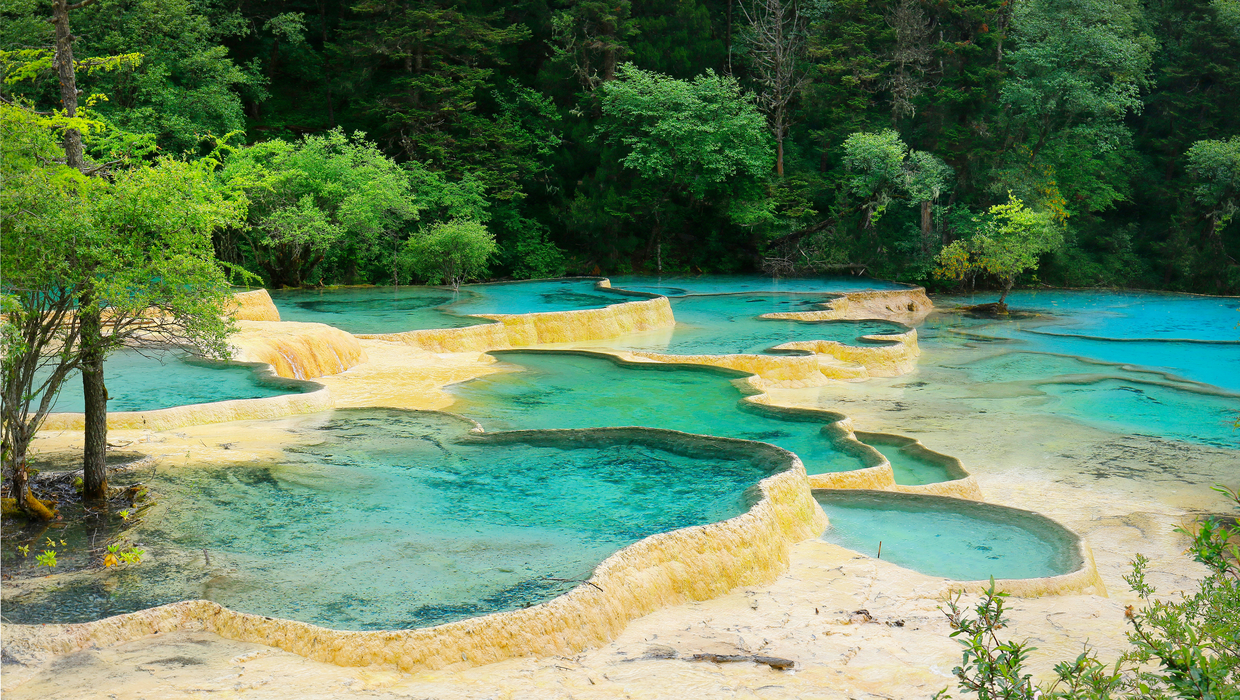 中国の絶景 九寨溝 黄龍 魔鬼城 神秘の湖沼群 シルクロードの秘境を旅する [DVD] 中国の絶景 九寨溝 黄龍 魔鬼城 神秘の湖沼群 シルクロードの秘境