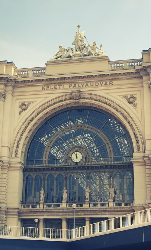 ハンガリー ブダペスト東駅周辺にあるおすすめ観光スポット12選 情報はこちらから おすすめ旅行を探すならトラベルブック Travelbook ハンガリー ブダペスト東駅周辺にあるおすすめ観光スポット12選 情報はこちらから おすすめ旅行を探すならトラベルブック Travelbook