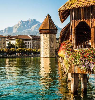 ルツェルン カペル橋周辺の観光スポットおすすめ10選 充実した旅の計画を おすすめ旅行を探すならトラベルブック Travelbook ルツェルン カペル橋周辺の観光スポットおすすめ10選 充実した旅の計画を おすすめ旅行を探すならトラベルブック Travelbook