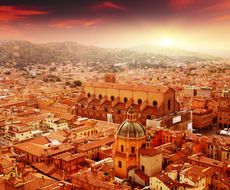イタリア ボローニャのおすすめ観光地8選 ボロネーゼ発祥の都市を満喫 おすすめ旅行を探すならトラベルブック Travelbook イタリア ボローニャのおすすめ観光地8選 ボロネーゼ発祥の都市を満喫 おすすめ旅行を探すならトラベルブック Travelbook