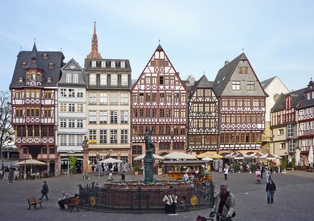 フランクフルト レーマーベルク広場周辺の観光スポットおすすめ15選 キレイな街を散策しよう おすすめ旅行を探すならトラベルブック Travelbook フランクフルト レーマーベルク広場周辺の観光スポットおすすめ15選 キレイな街を散策しよう おすすめ旅行を探すならトラベルブック Travelbook