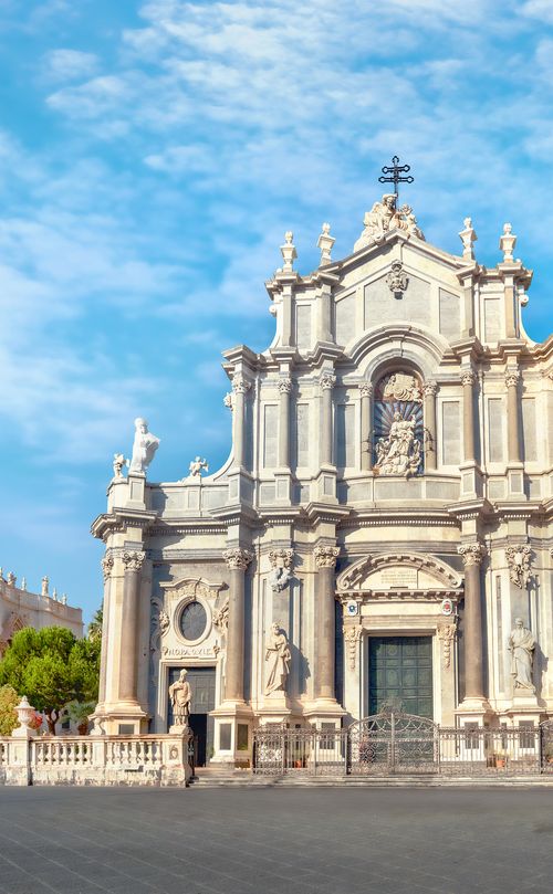 イタリア カターニア大聖堂周辺の観光スポットおすすめ12選 イタリアを満喫 おすすめ旅行を探すならトラベルブック Travelbook