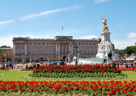 イギリス ロンドン バッキンガム宮殿 気品あるイギリス王室宮殿の観光まとめ おすすめ旅行を探すならトラベルブック Travelbook イギリス ロンドン バッキンガム宮殿 気品あるイギリス王室宮殿の観光まとめ おすすめ旅行を探すならトラベルブック Travelbook
