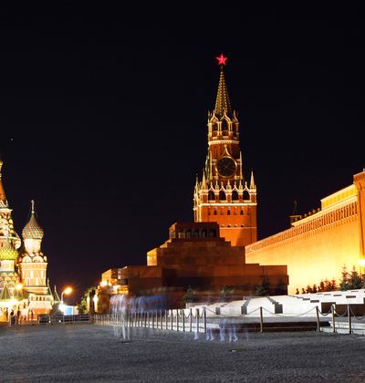 ロシア モスクワ 赤の広場 は観光名所 外せない見どころを紹介 おすすめ旅行を探すならトラベルブック Travelbook ロシア モスクワ 赤の広場 は観光名所 外せない見どころを紹介 おすすめ旅行を探すならトラベルブック Travelbook