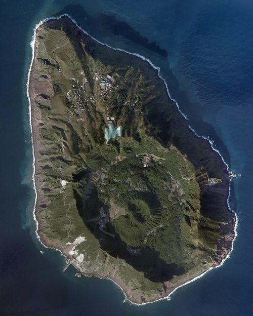 東京】絶海の孤島で星空に包まれる「青ヶ島」観光の見どころガイド