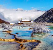 中国 世界遺産 黄龍風景区 の観光ガイド この世のものとは思えぬ美しすぎる峡谷 おすすめ旅行を探すならトラベルブック Travelbook 中国 世界遺産 黄龍風景区 の観光ガイド この世のものとは思えぬ美しすぎる峡谷 おすすめ旅行を探すならトラベルブック Travelbook