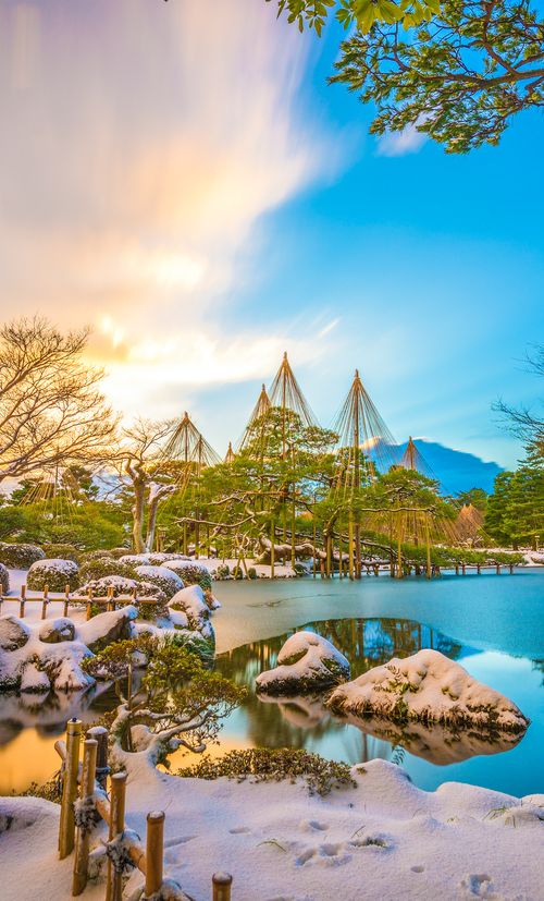 金沢 兼六園の見どころを徹底解説 庭園の美しさを堪能できる大名庭園 おすすめ旅行を探すならトラベルブック Travelbook 金沢 兼六園の見どころを徹底解説 庭園の美しさを堪能できる大名庭園 おすすめ旅行を探すならトラベルブック Travelbook