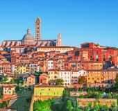 イタリア シエナでおすすめの観光スポット8選 ローマ時代を面影を残す美しい街 おすすめ旅行を探すならトラベルブック Travelbook イタリア シエナでおすすめの観光スポット8選 ローマ時代を面影を残す美しい街 おすすめ旅行を探すならトラベルブック Travelbook