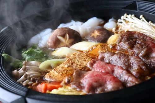 東京駅周辺 おすすめのすき焼きが美味しいお店10選 こだわりの食材を使ったお店はここ おすすめ旅行を探すならトラベルブック Travelbook