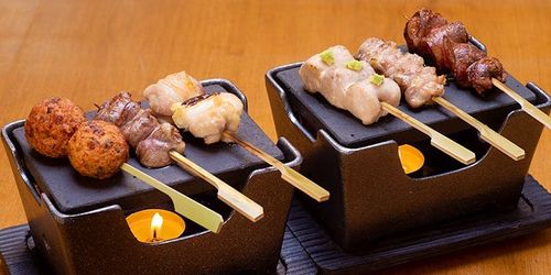 梅田 おすすめの焼き鳥が食べられるお店18選 食べ放題や地鶏を堪能できるお店も おすすめ旅行を探すならトラベルブック Travelbook