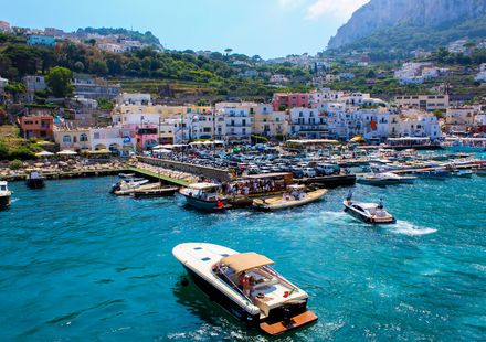 イタリア カプリ島に行ったら絶対行くべき観光スポット5選 青の洞窟以外にも魅力溢れる場所 おすすめ旅行を探すならトラベルブック Travelbook イタリア カプリ島に行ったら絶対行くべき観光スポット5選 青の洞窟以外にも魅力溢れる場所 おすすめ旅行を探すならトラベルブック Travelbook