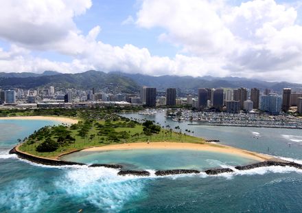 ハワイ サンセットを余すことなく満喫できる マジックアイランド の魅力を紹介 おすすめ旅行を探すならトラベルブック Travelbook ハワイ サンセットを余すことなく満喫できる マジックアイランド の魅力を紹介 おすすめ旅行を探すならトラベルブック Travelbook