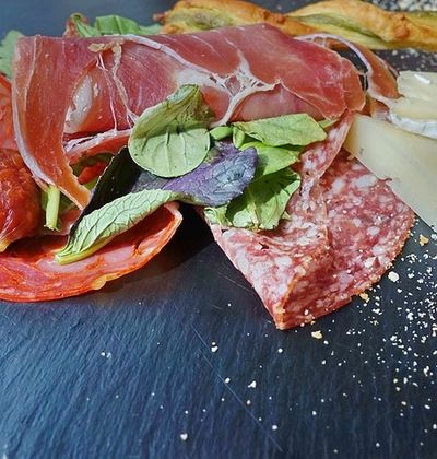 バルセロナ バルに行ったら必ず食べたいタパス4種類はこれだ おすすめ旅行を探すならトラベルブック Travelbook バルセロナ バルに行ったら必ず食べたいタパス4種類はこれだ おすすめ旅行を探すならトラベルブック Travelbook