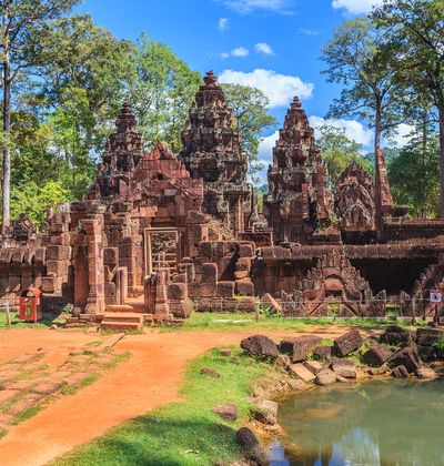 カンボジア バンテアイスレイ アンコール美術の至宝必見 ヒンドゥー教の寺院遺跡の観光まとめ おすすめ旅行を探すならトラベルブック travelbook