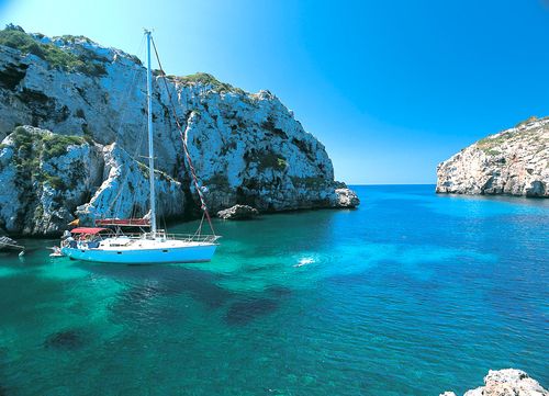 スペインのリゾートアイランド総まとめ イビサ島やマヨルカ島 カナリア諸島も紹介 おすすめ旅行を探すならトラベルブック Travelbook