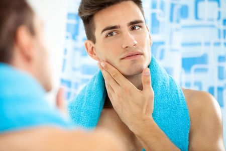 青髭に効果的な対策とは 青髭の原因や解消法 ヒゲ脱毛についても紹介 トラブルブック